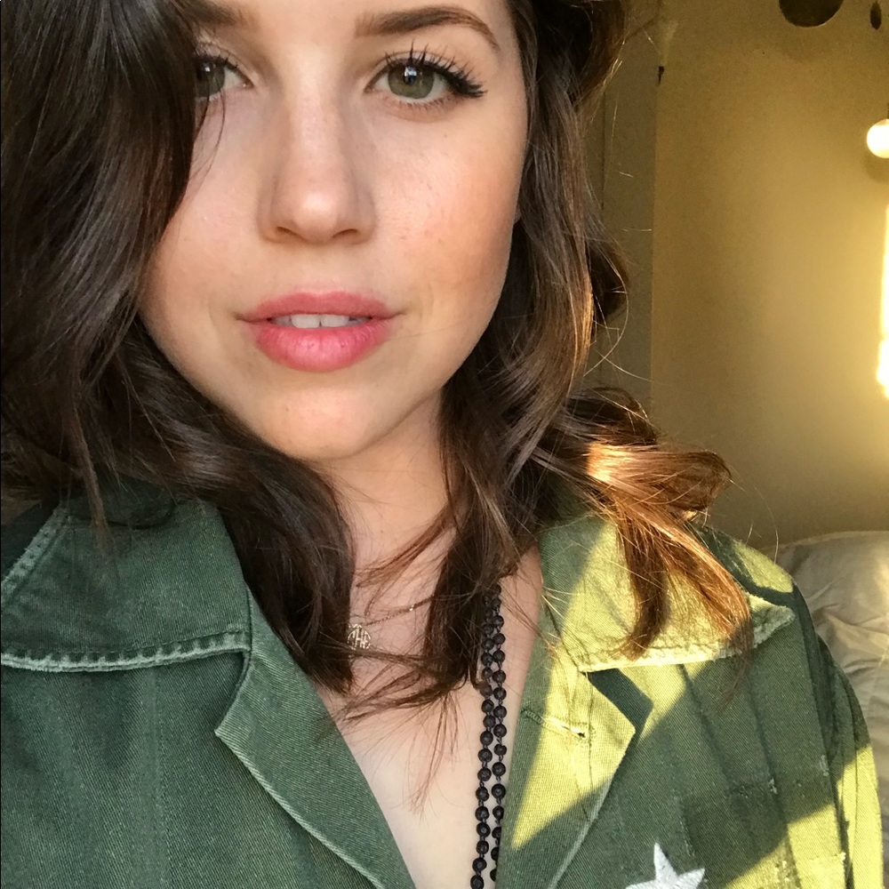 Meet your Posher, Whitney